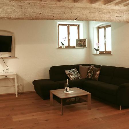 Stilvolle Wohnung Auf 50 M² Mit Parkplatz Und Wifi Kraiburg am Inn Exterior photo