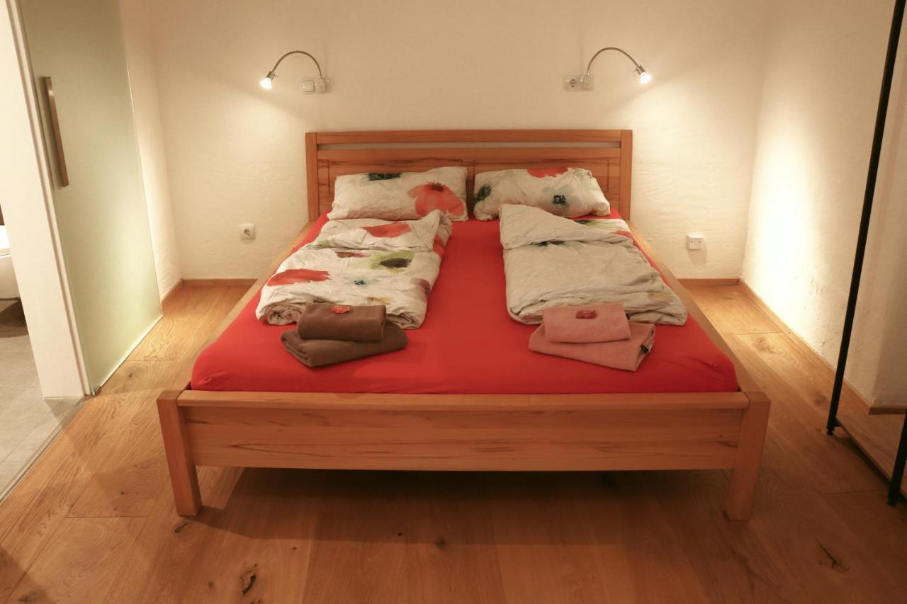 Stilvolle Wohnung Auf 50 M² Mit Parkplatz Und Wifi Kraiburg am Inn Exterior photo